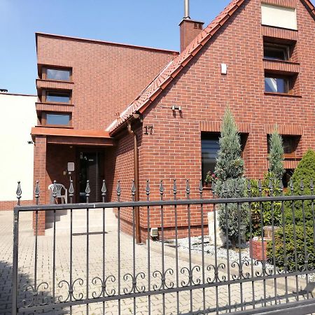 Pokoje Goscinne Z Prywatna Lazienka Dla Firm 글리비체 외부 사진